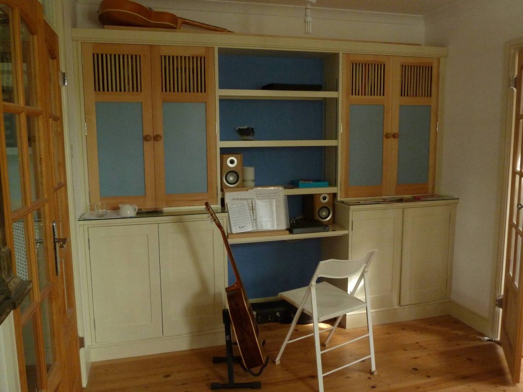 Music room furniture, Yarnton